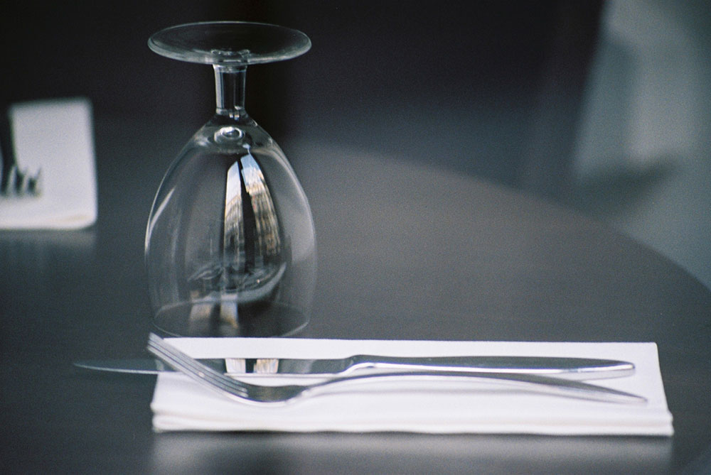 Verre flute et couvert